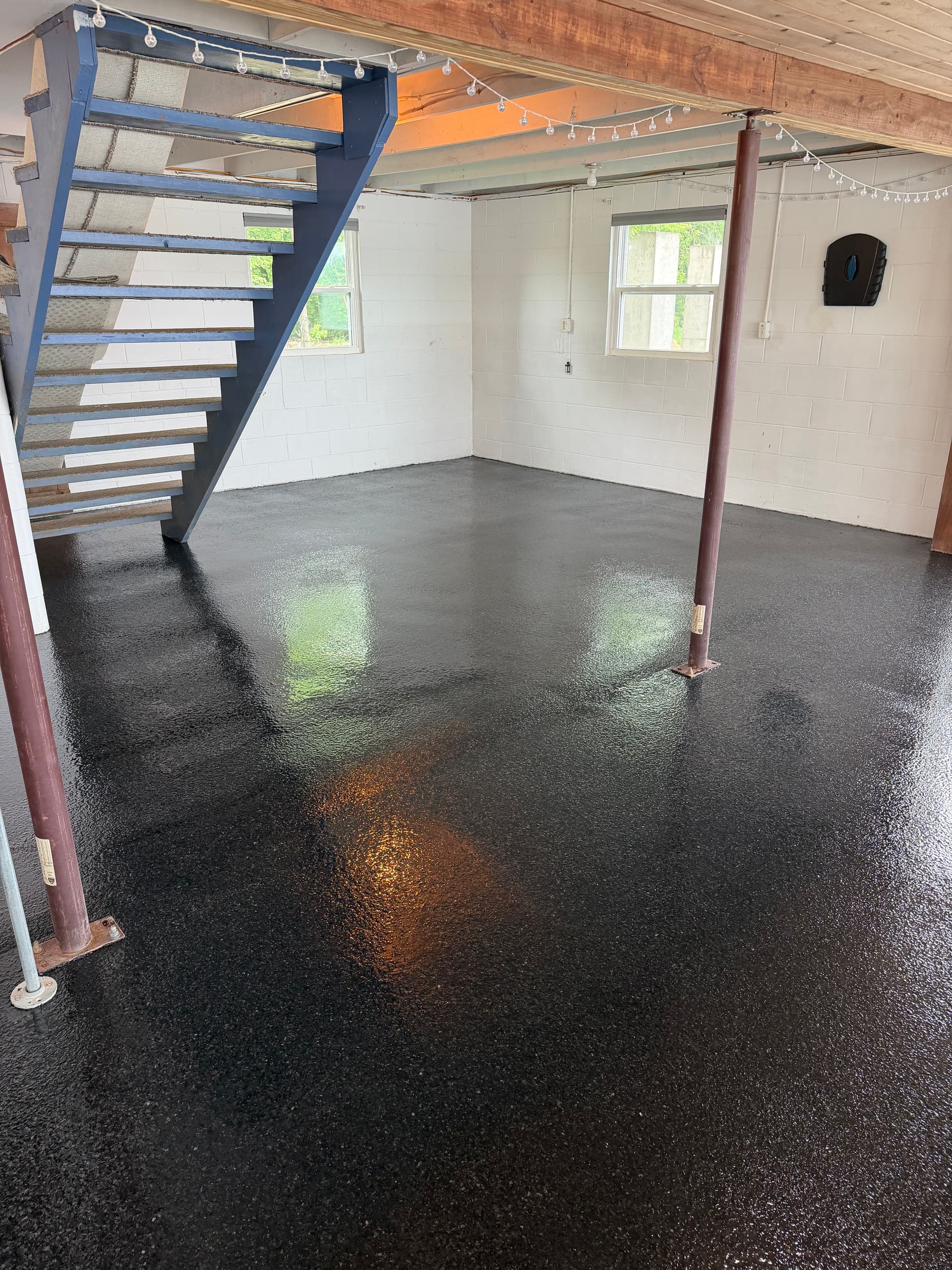 Gallery photos for Carbon Flake Epoxy Floor System Installed at a Lakeside Cabin: Image #6