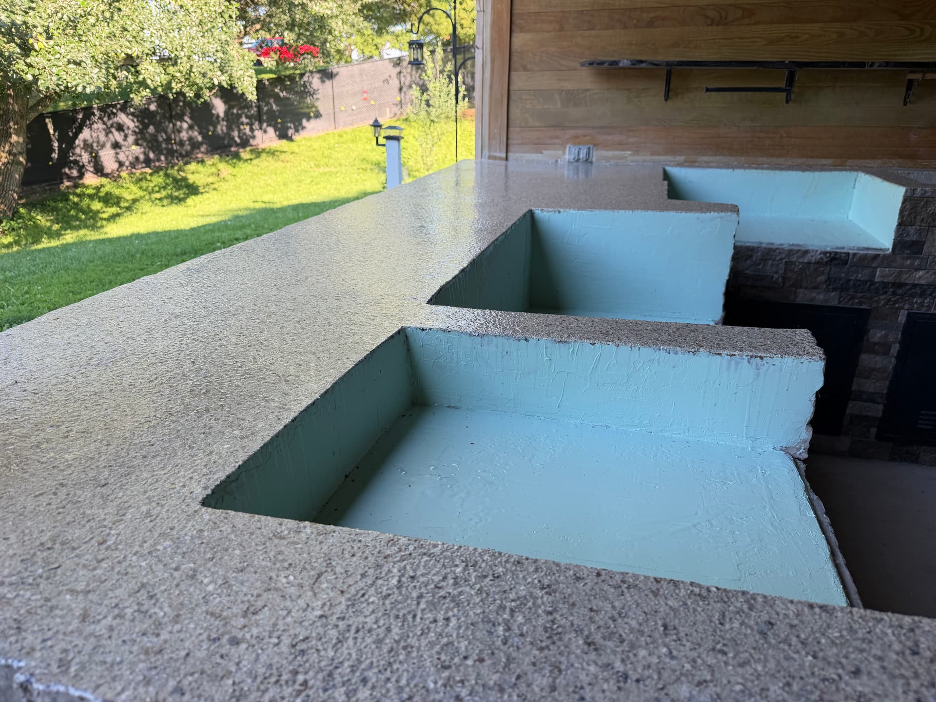 Gallery photos for Outdoor Bar Top Finished With Armadillo Hybrid Flake System: Image #3