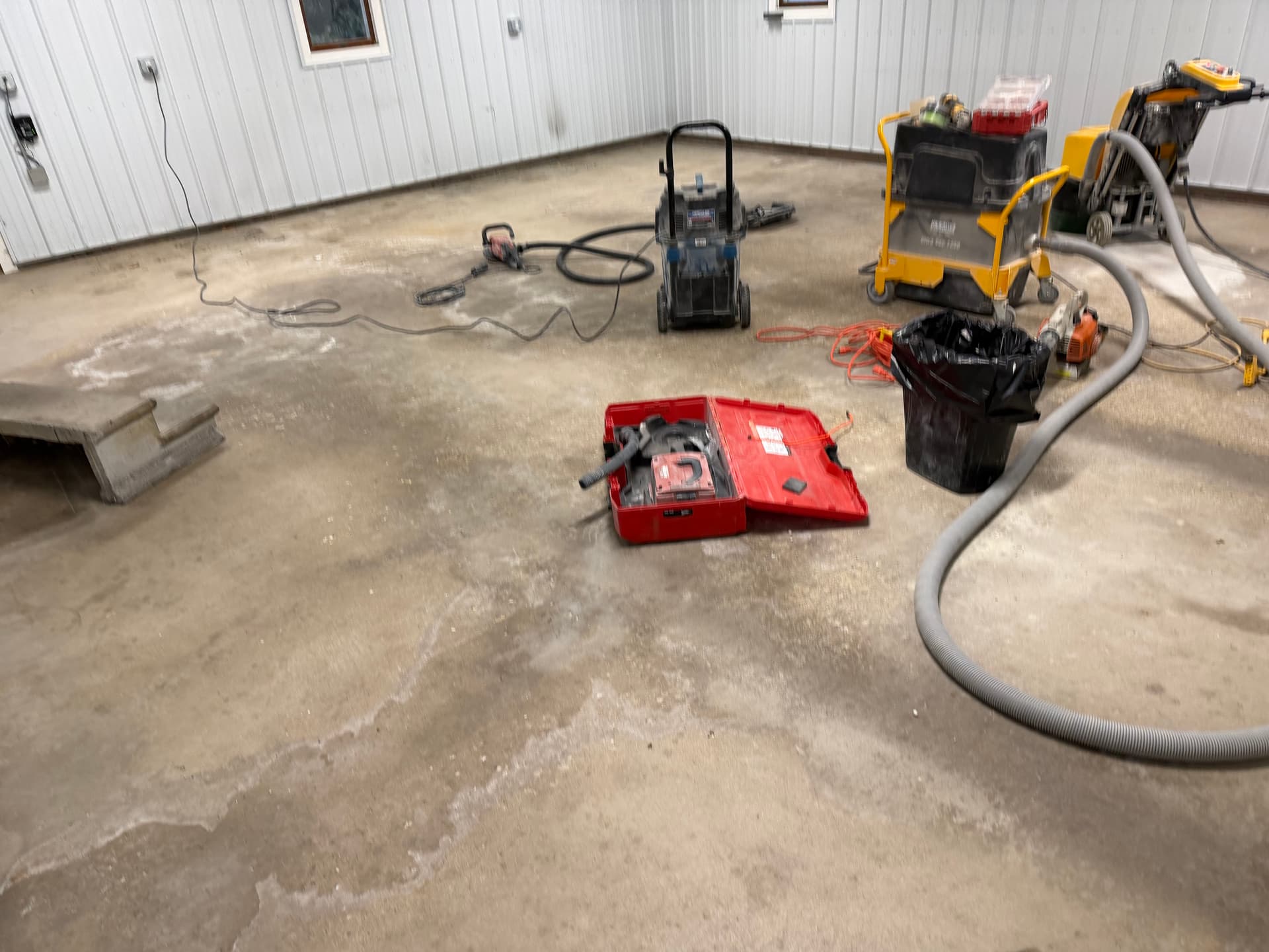 Gallery photos for Garage Floor Makeover in 'Cabin Fever' Color: Image #8