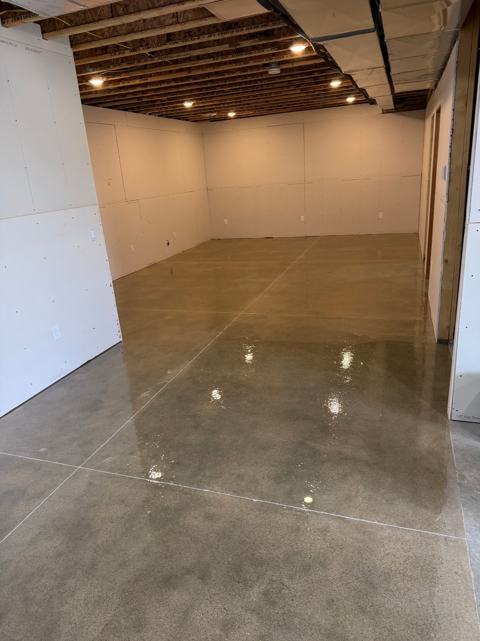 Gallery photos for Basement Floor Gets a 1/4 Inch Coyote Flake Epoxy System: Image #3