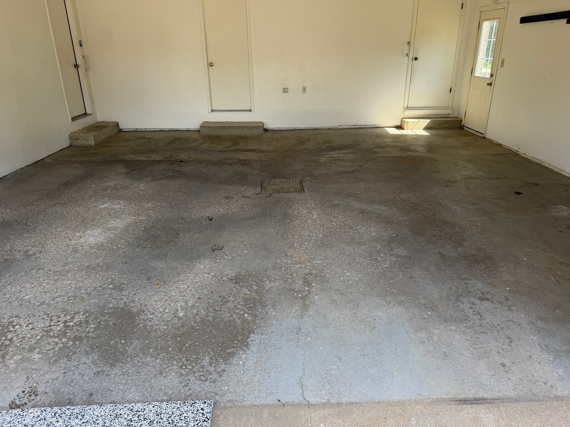 Gallery photos for 2-Stall Garage Gets a Full Flake Floor System Upgrade: Image #3