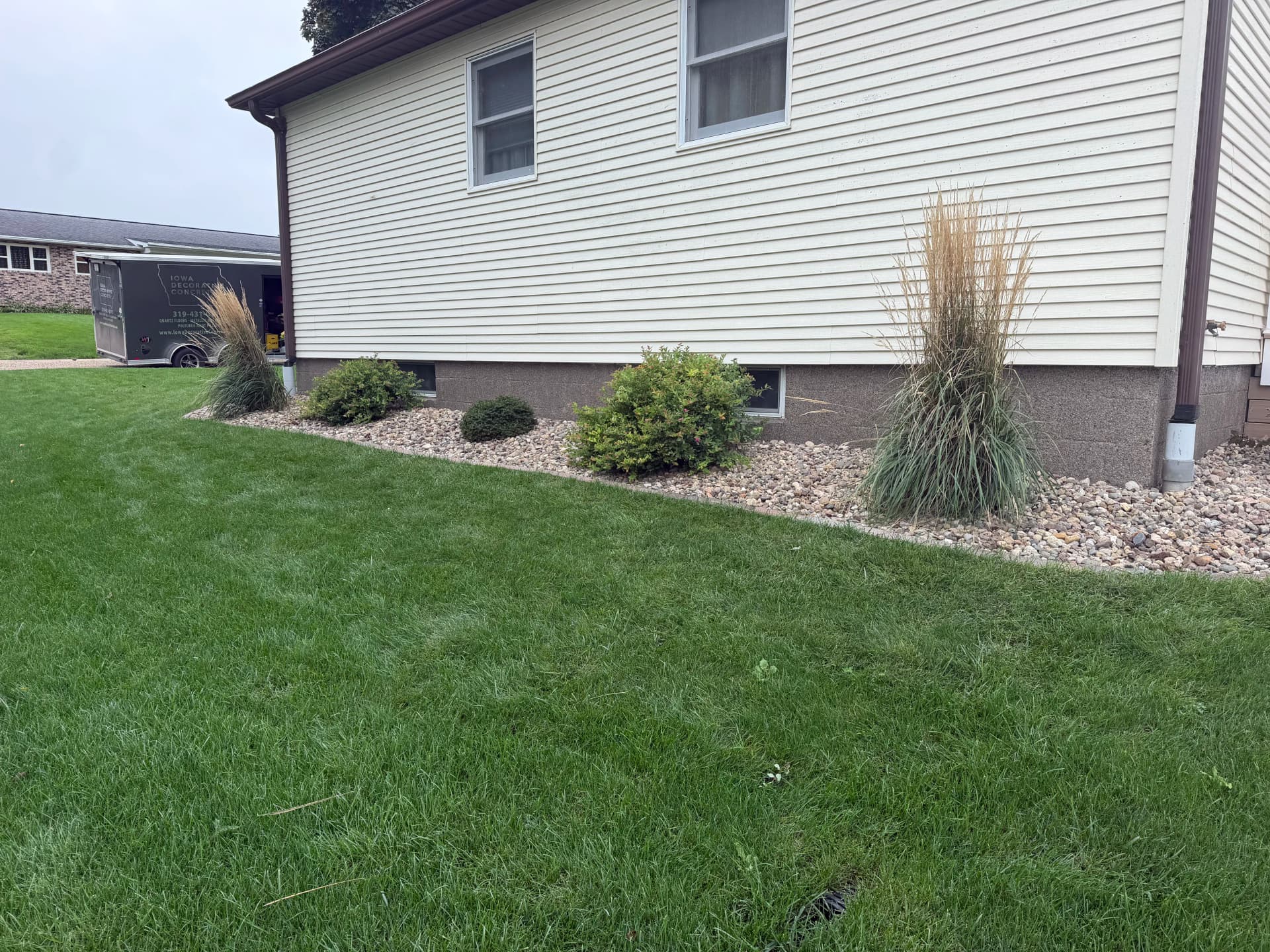 Gallery photos for Garnet Flake Polyaspartic Coating on a Home Foundation Wall: Image #2