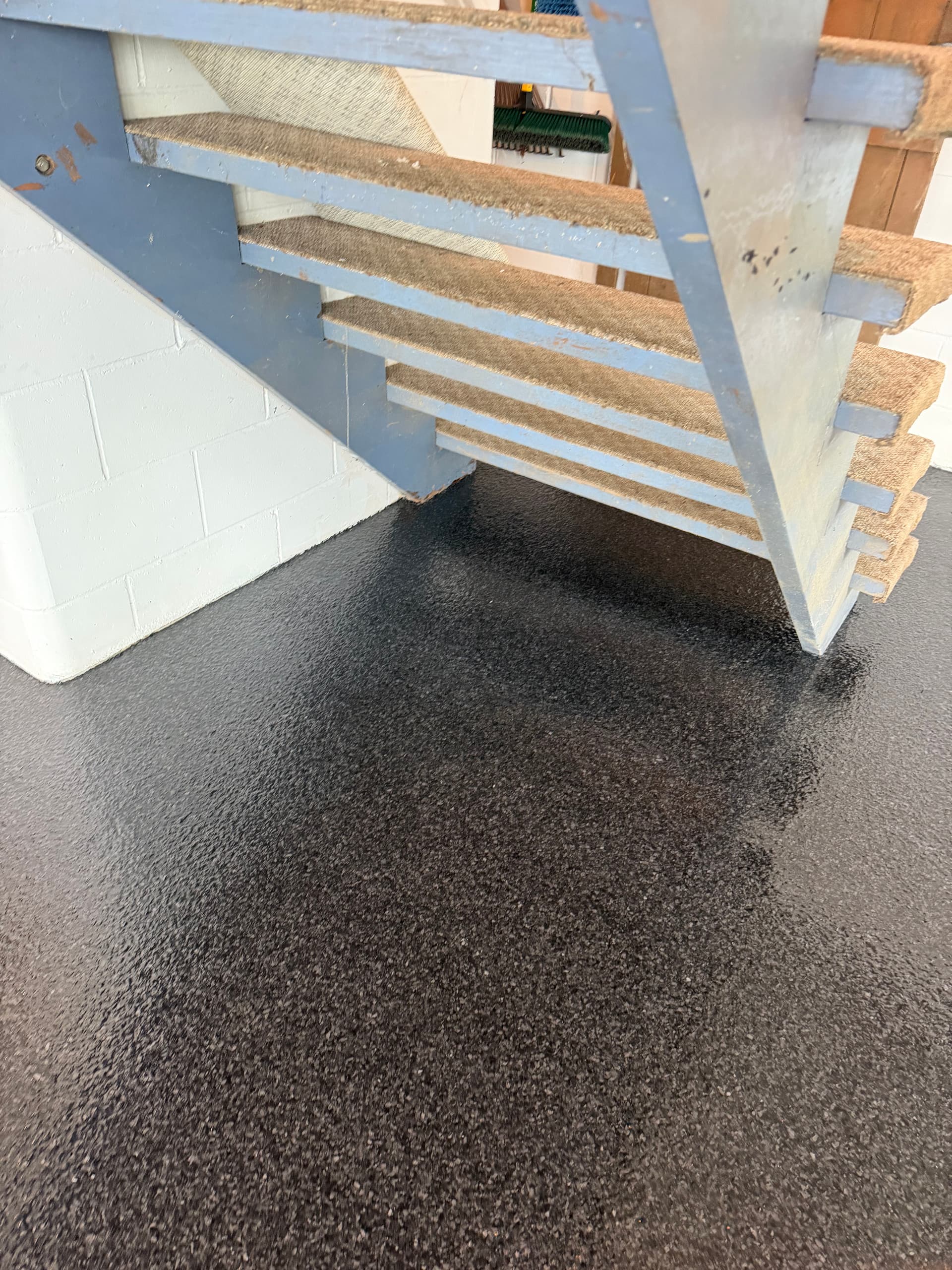 Gallery photos for Carbon Flake Epoxy Floor System Installed at a Lakeside Cabin: Image #1