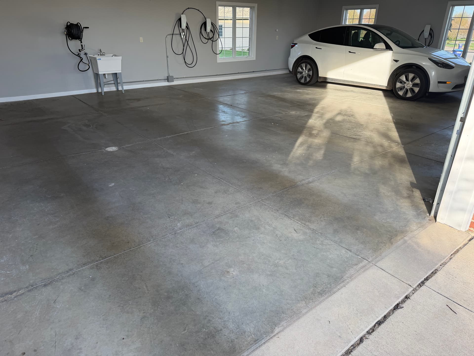 Gallery photos for 3-Stall Garage Gets a Flake Floor System That Means Business: Image #3