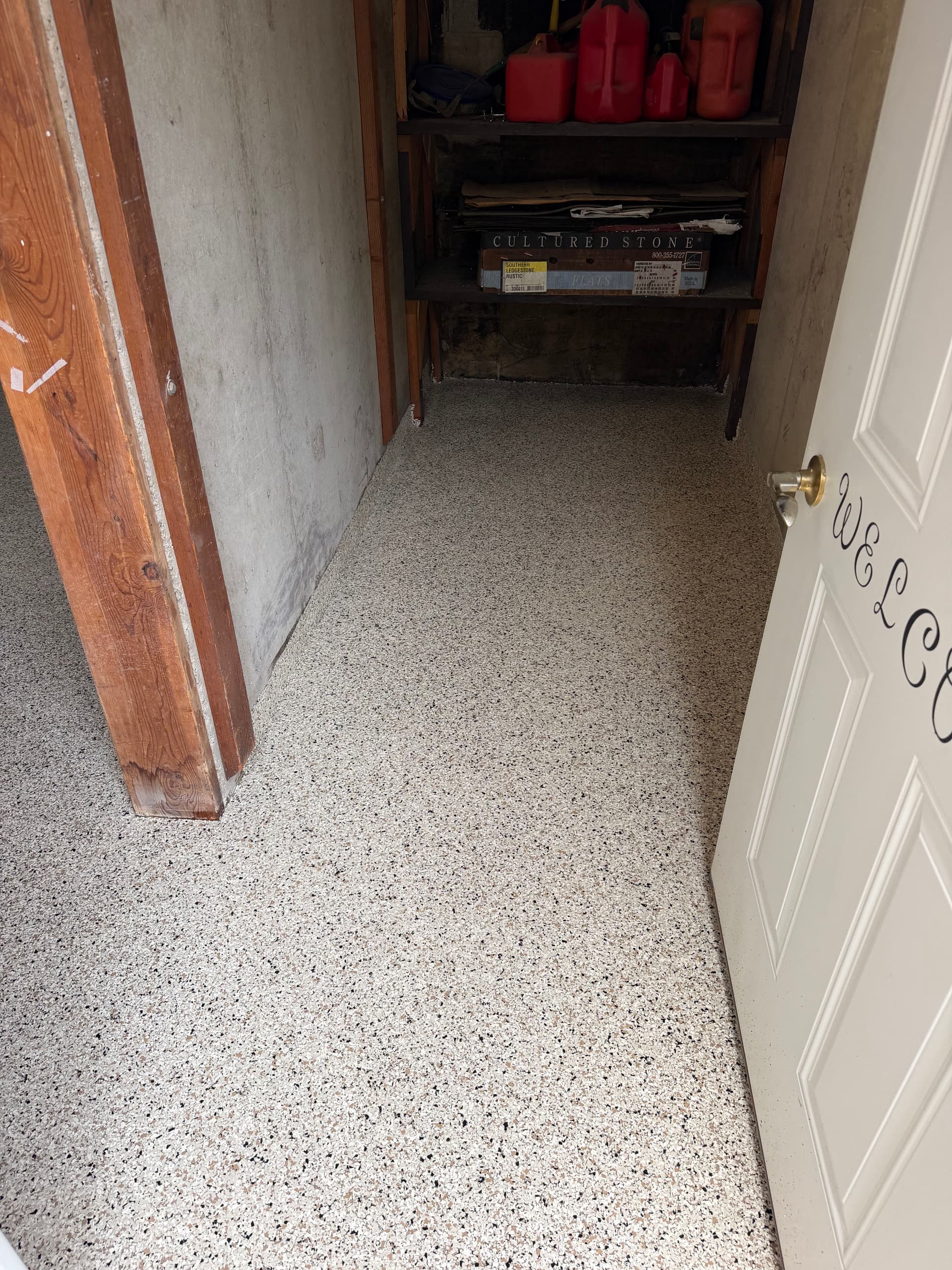 Gallery photos for 2-Stall Garage Gets the Shoreline Flake System Treatment: Image #2