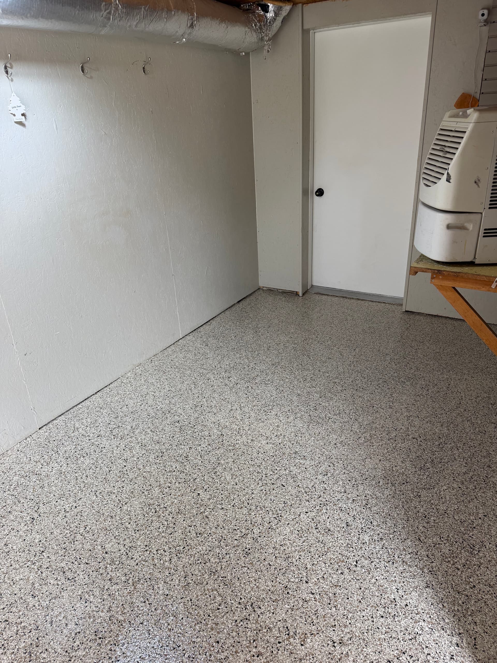Gallery photos for 2-Stall Garage Gets the Shoreline Flake System Treatment: Image #3