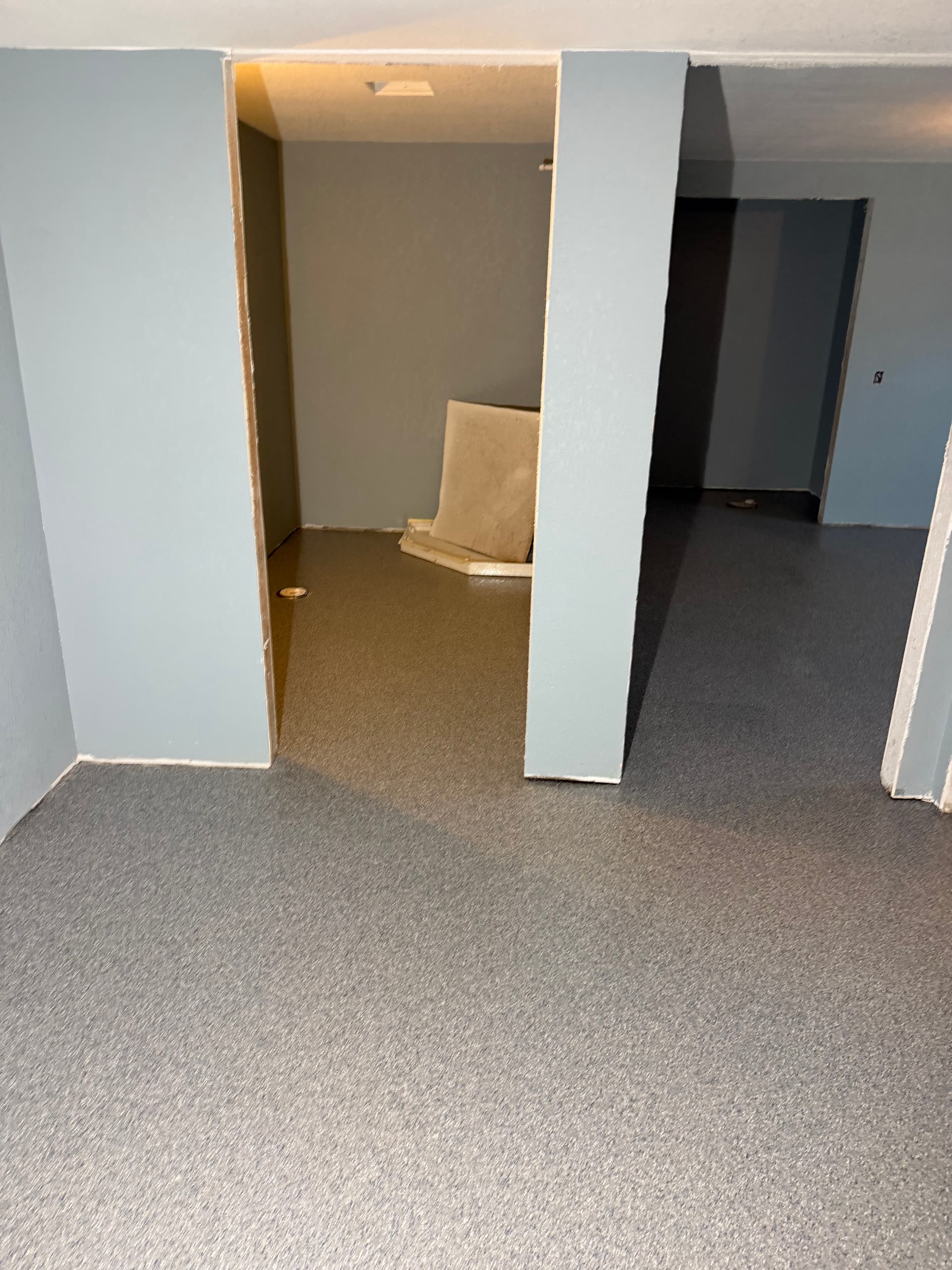 Gallery photos for Stone Wash Flake Floor System with Epoxy and Polyaspartic Top Coat: Image #3