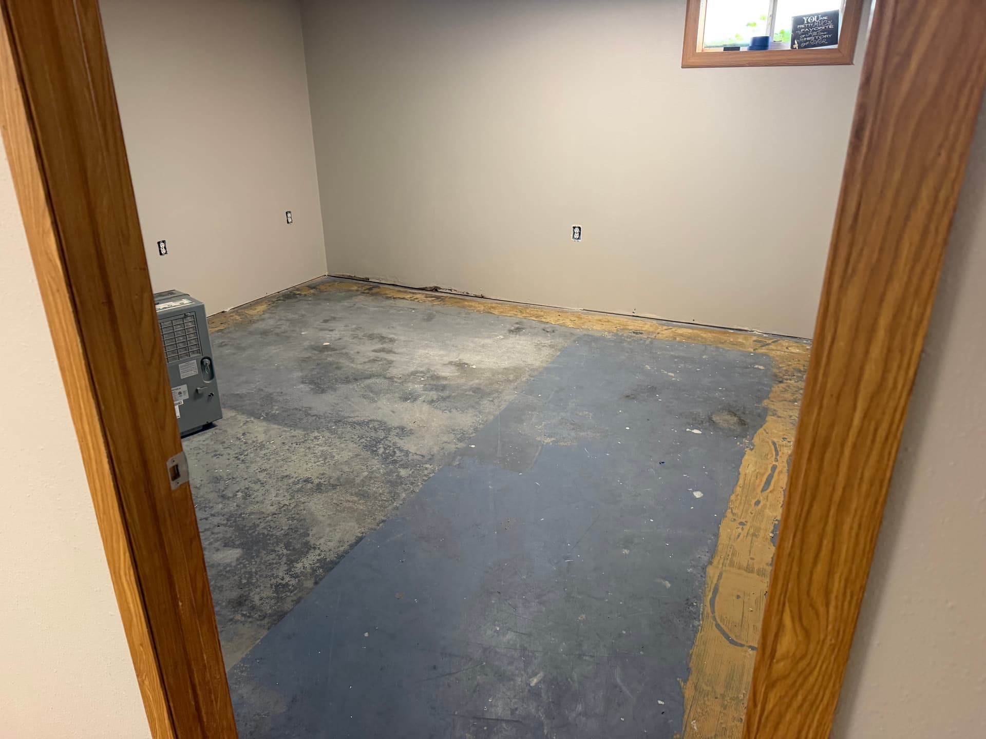 Gallery photos for Epoxy Flake Floors Installed in a Basement and Garage: Image #7