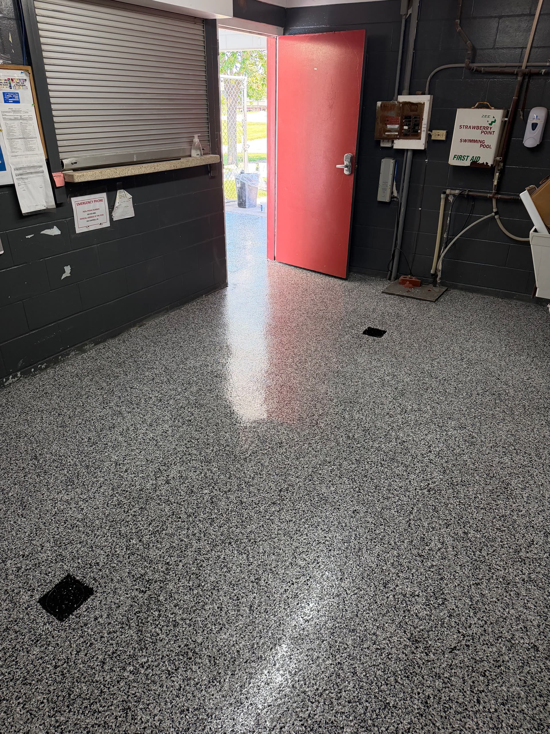 Gallery photos for Domino Flake Floor System at Strawberry Point Municipal Pool: Image #1