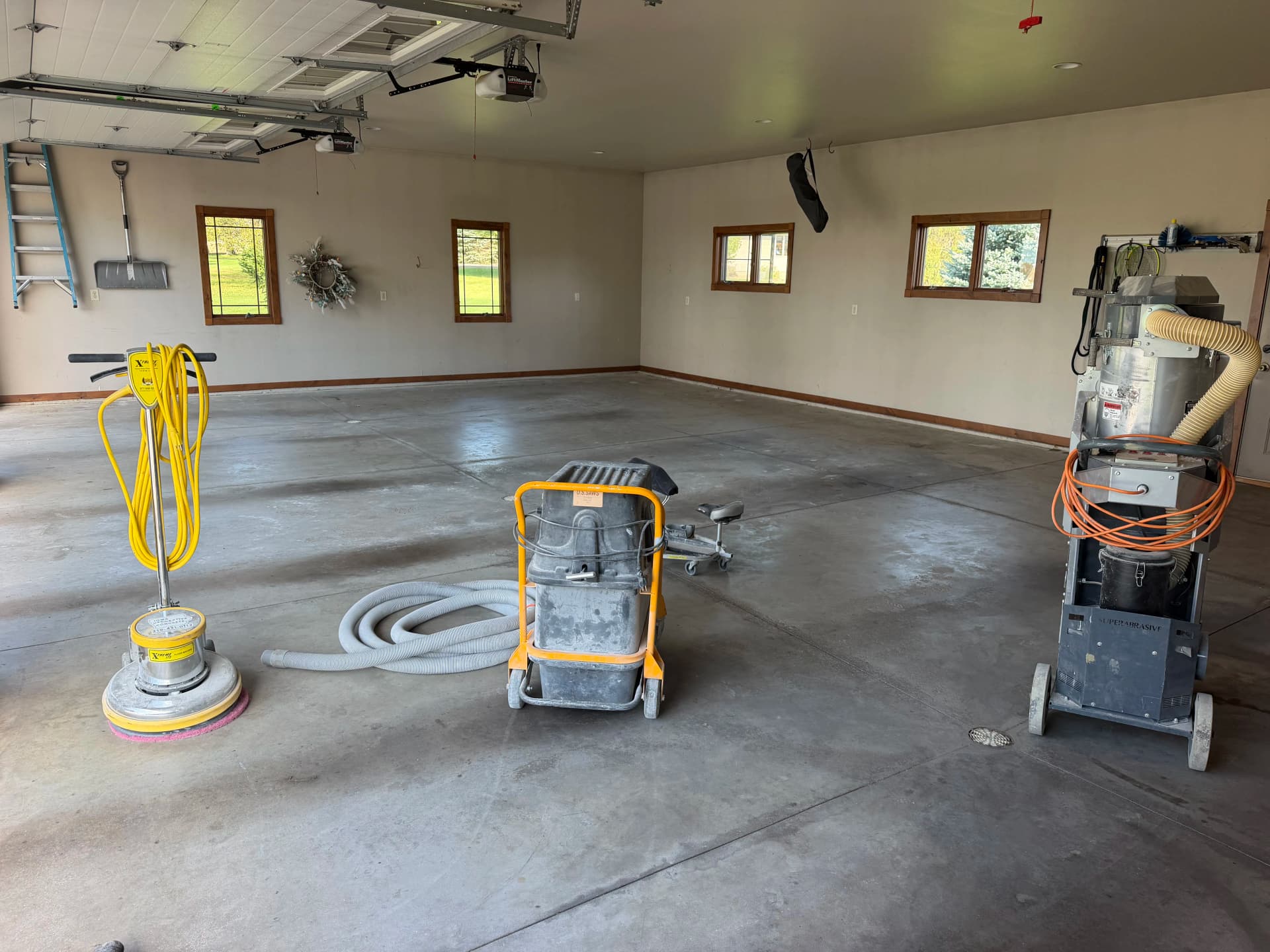 Gallery photos for 3-Stall Garage Gets a Cabin Fever Flake Floor System Upgrade: Image #3